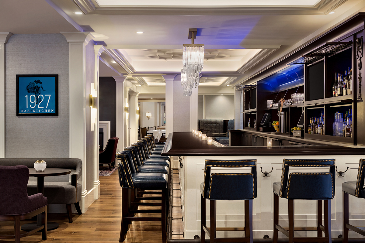 Hilton Checkers Los Angeles Hotel Bar