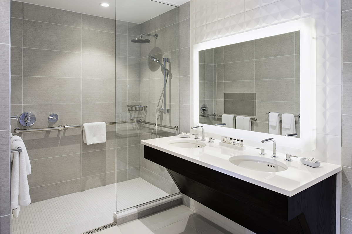 Phoenix Park Hotel Suite Bathroom