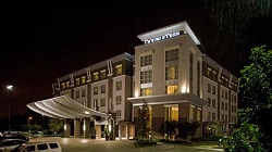 DoubleTree by Hilton Hotel Baton Rouge Night Exterior Shot